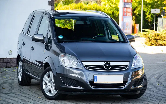 opel zafira Opel Zafira cena 20900 przebieg: 220000, rok produkcji 2010 z Golub-Dobrzyń